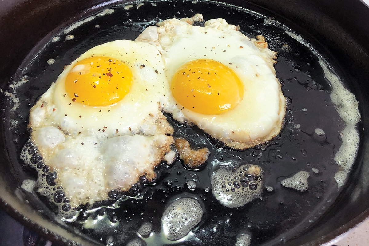 How to Fry an Egg in a Cast Iron Skillet